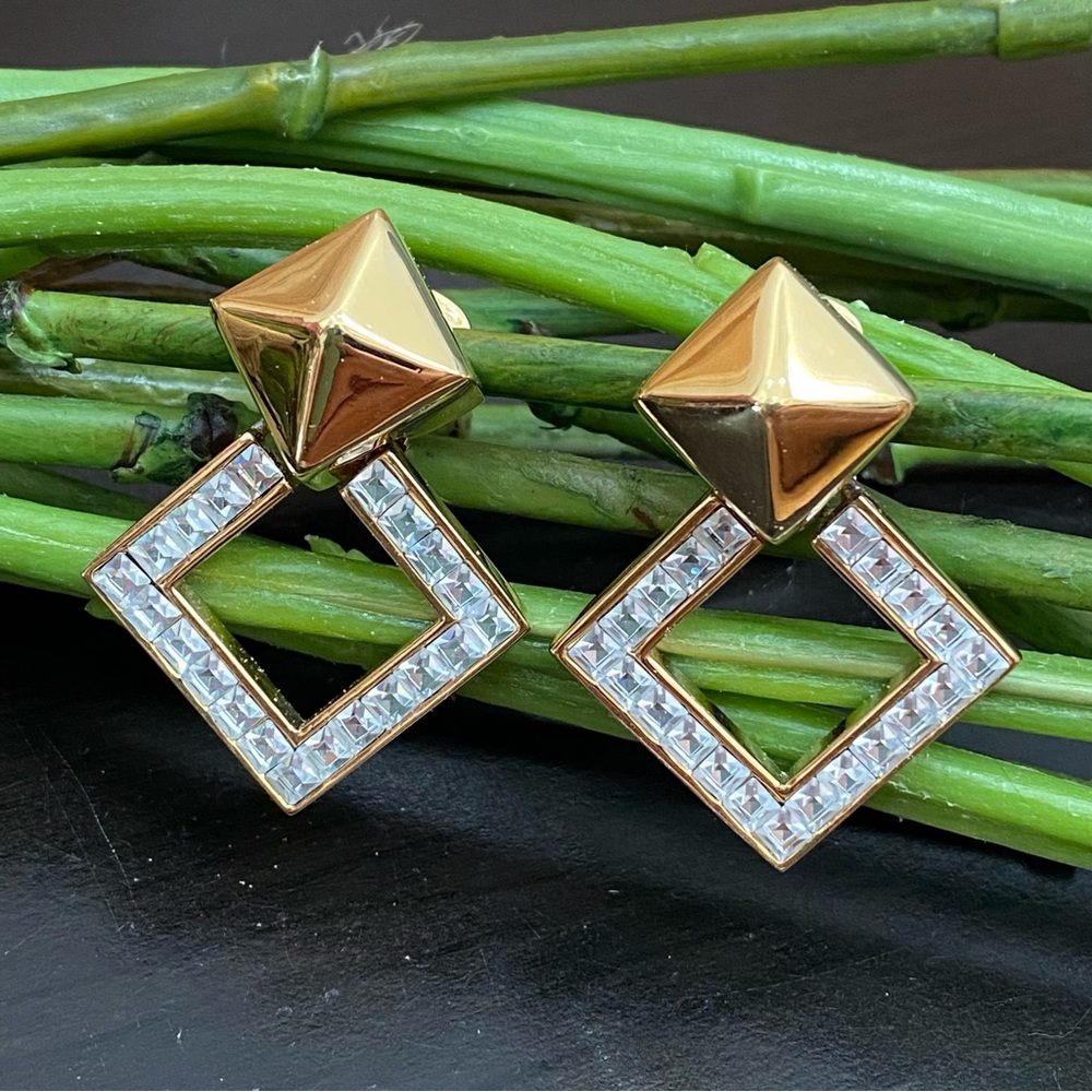 Vintage SMB Signed Sandra Miller Burrows Gold-tone Door Knocker Clip On Earrings